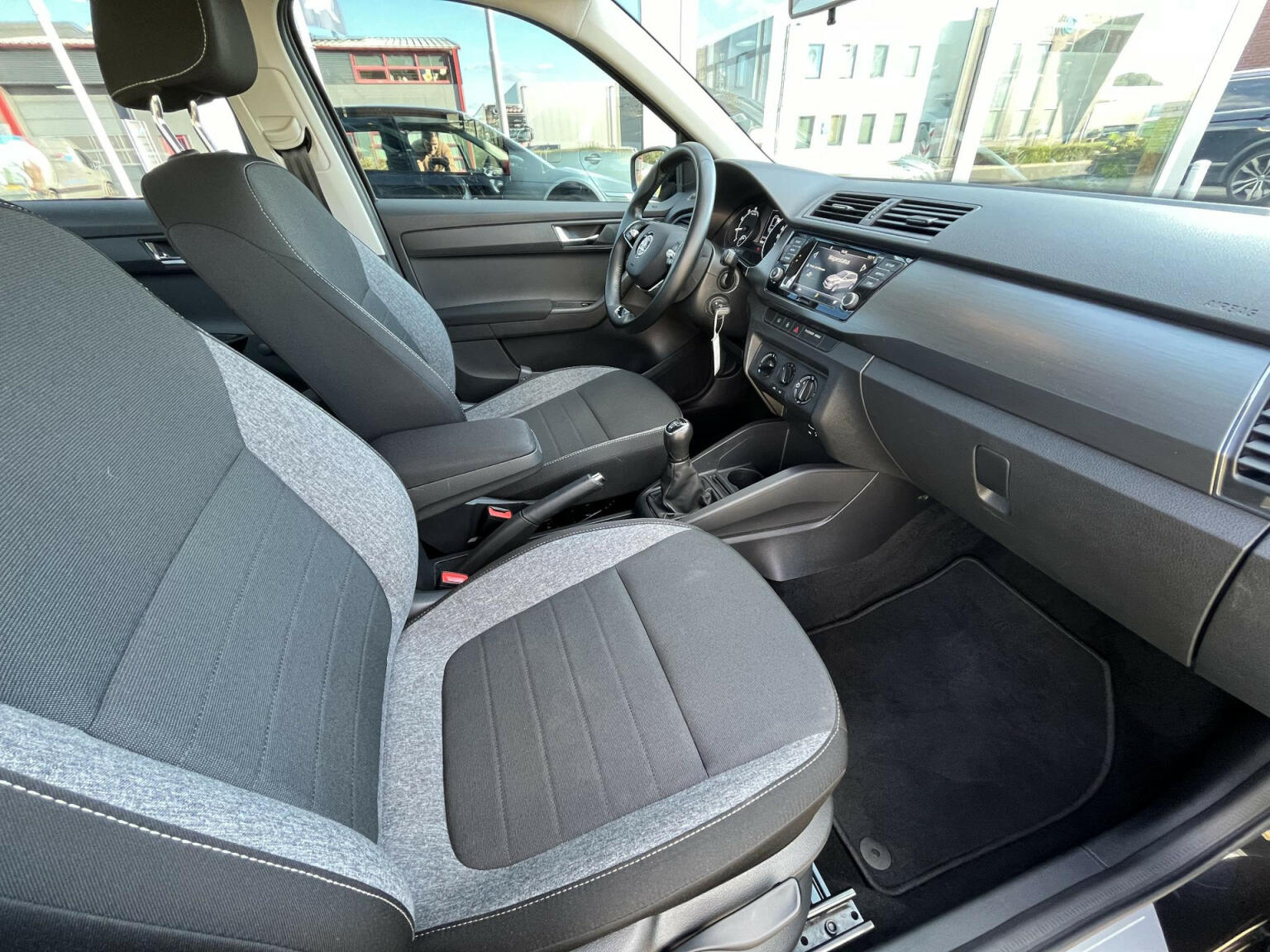 Škoda-Fabia-24