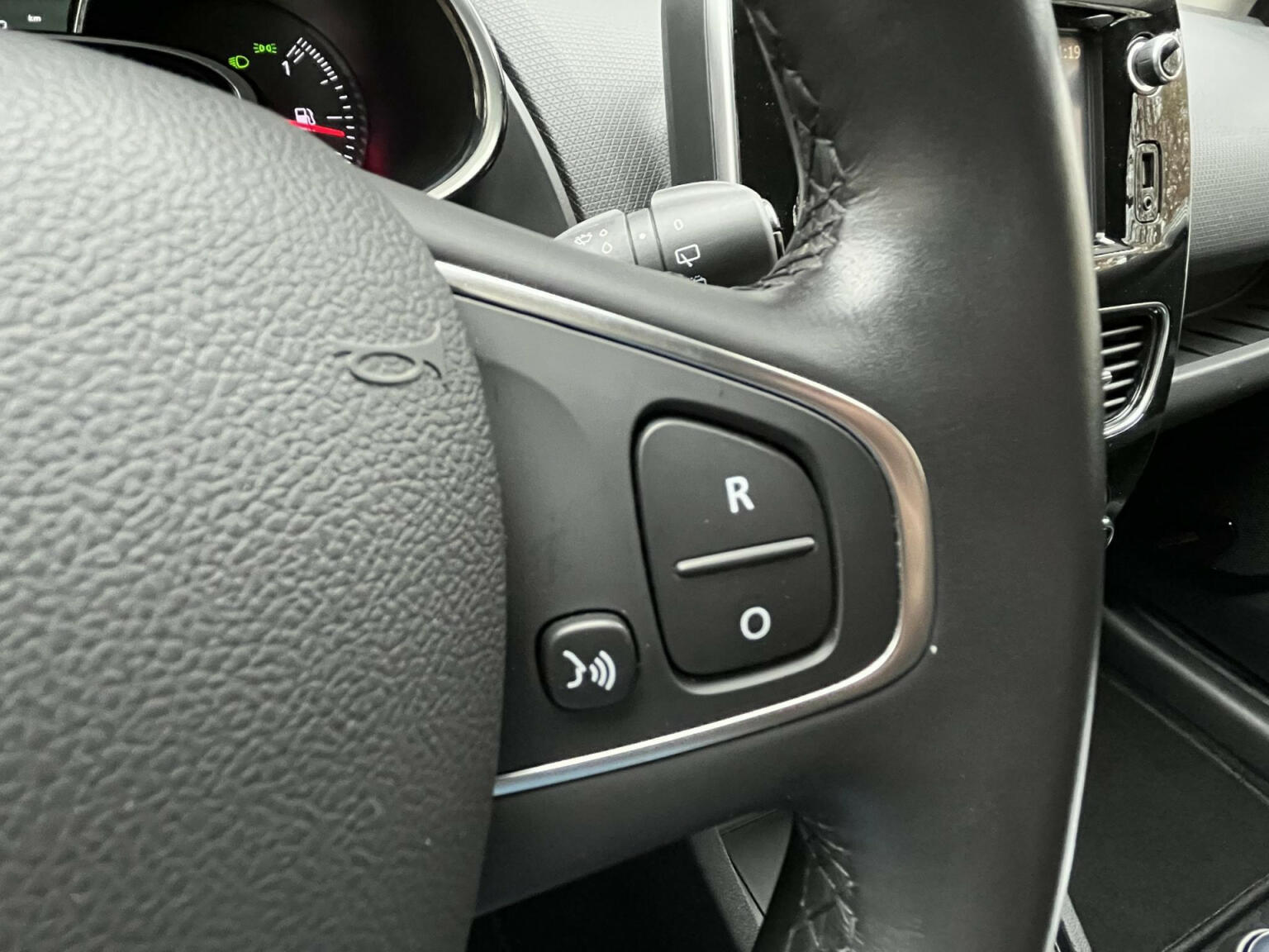Renault-Clio-25